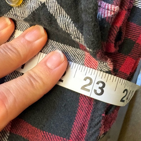 Hooded Flannel long sleeve button up red flannel grey hood size Small - Picture 7 of 8